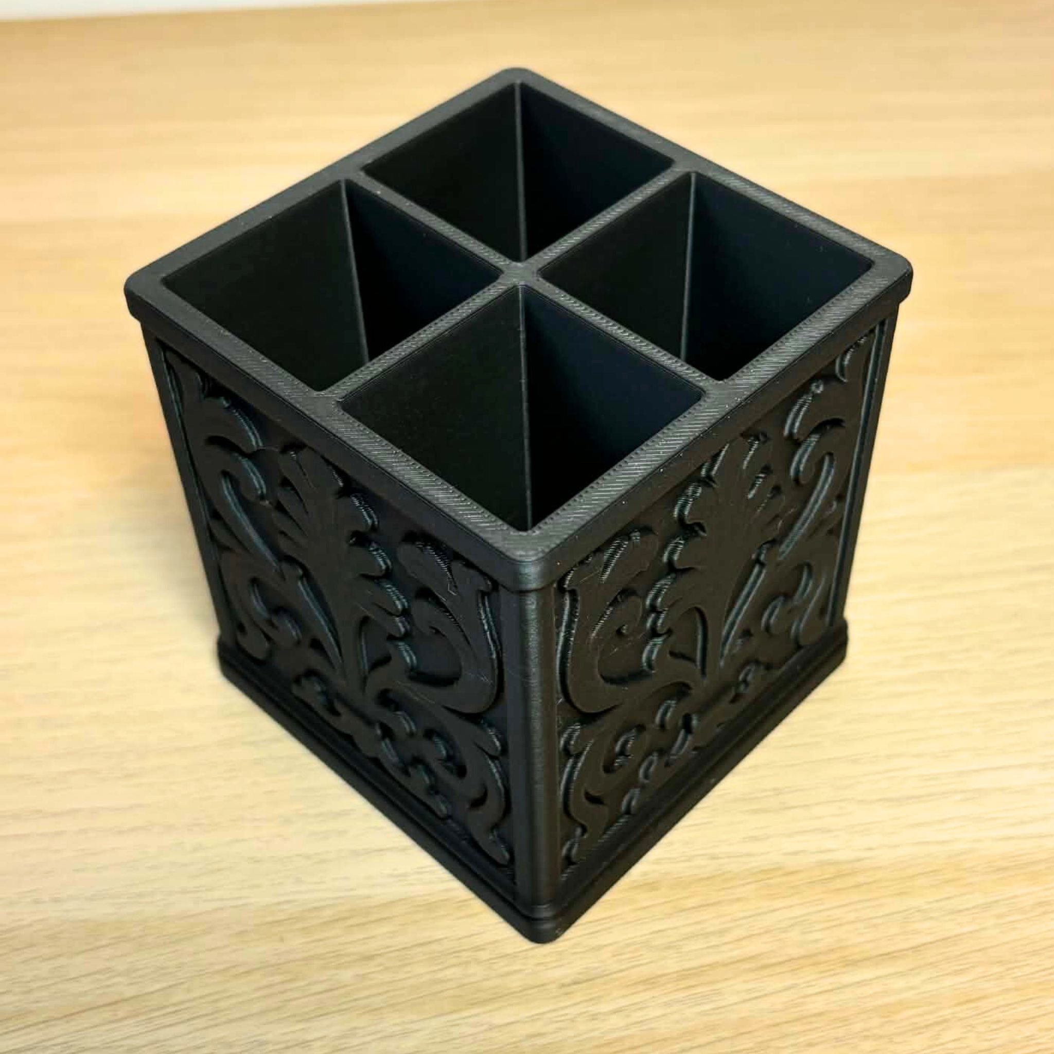 Victorian Floral Pen Holder
